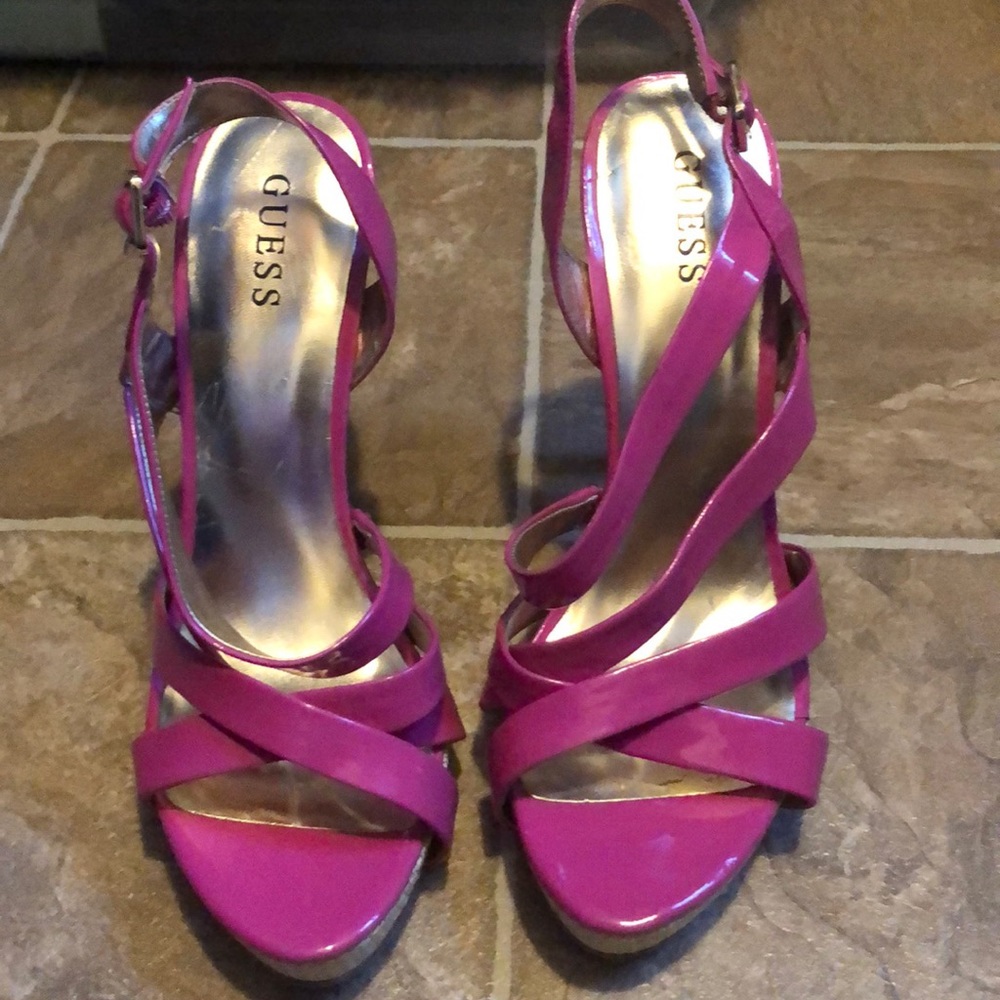GUESS size 10 pink patten heels